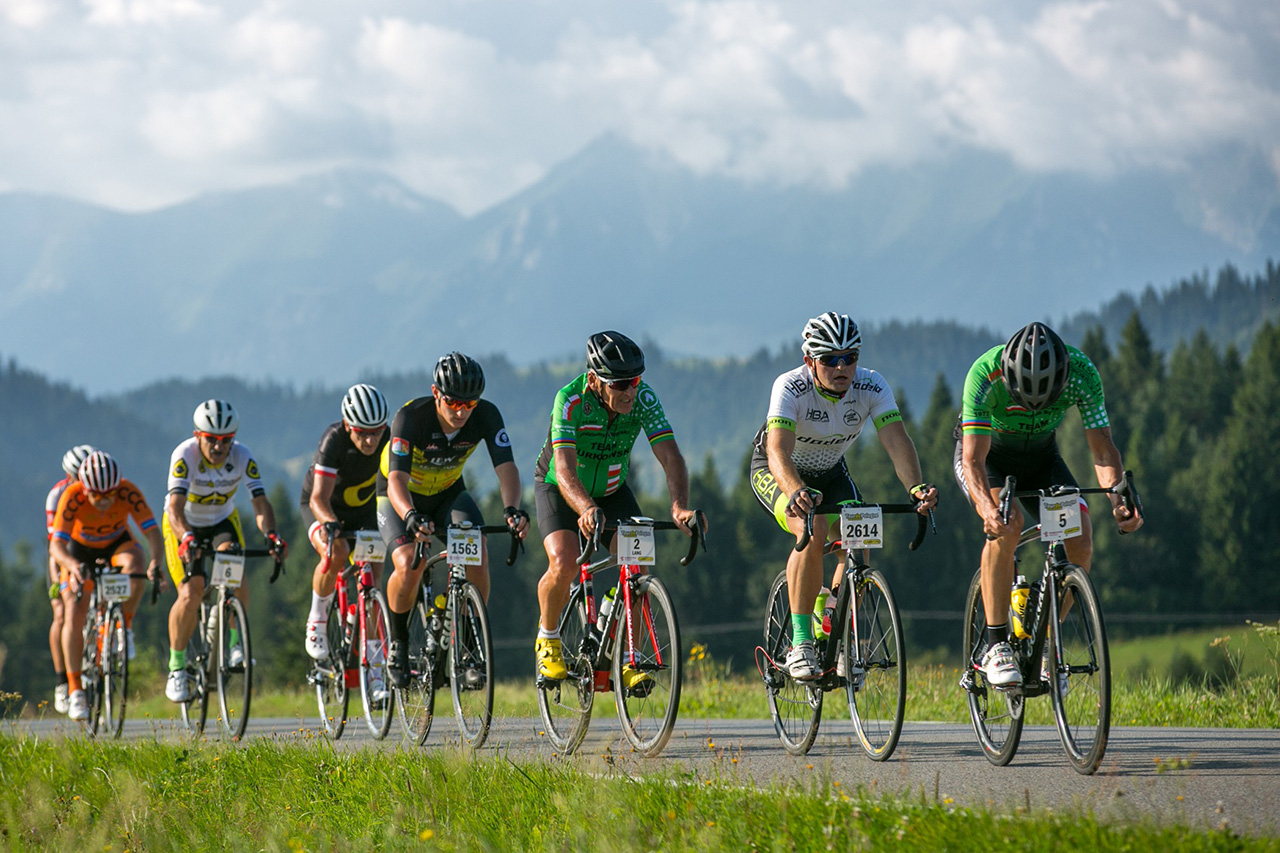 Kolarze na trasie ORLEN Lang Team Race