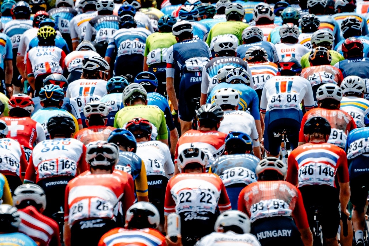 Peleton w trakcie ORLEN Wyścigu Narodów