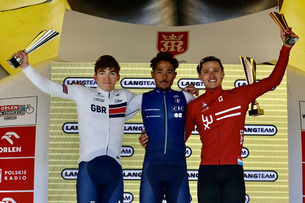 Emmanuel Houcou na podium 1. etapu ORLEN Wyścigu Narodów