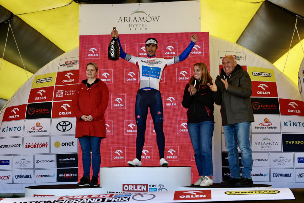 Ludovico Maria Mellano na podium drugiego etapu ORLEN Wyścigu Narodów