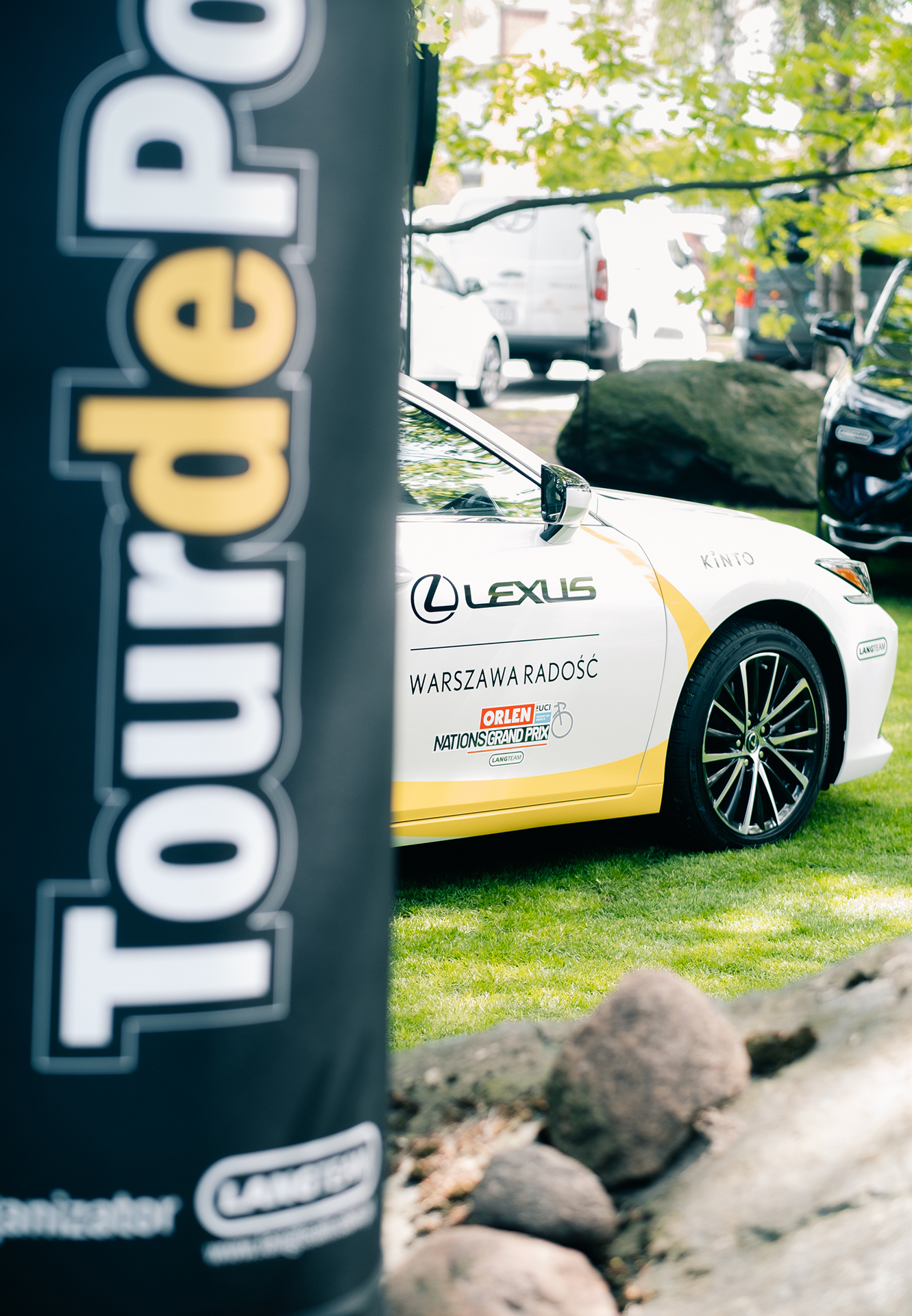 Samochód Lexus dla Lang Team