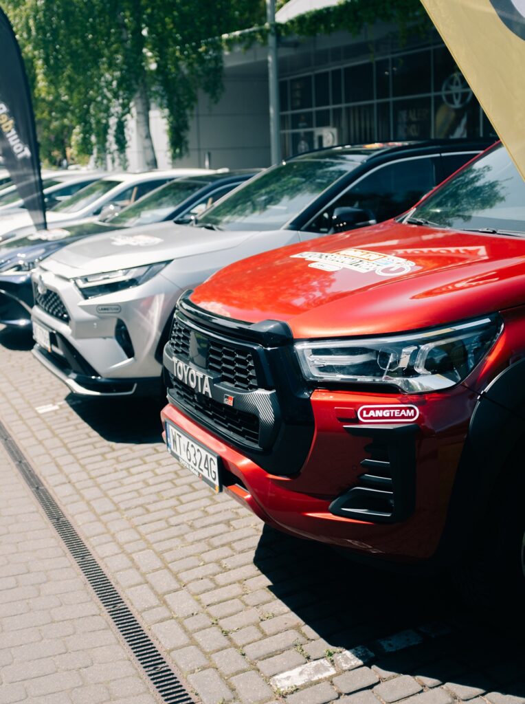 Flota samochodów Toyota i Lexus dla Lang Team