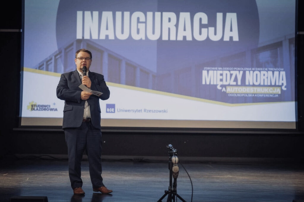 Konferencja "Między normą a autodestrukcją" - dzień 1