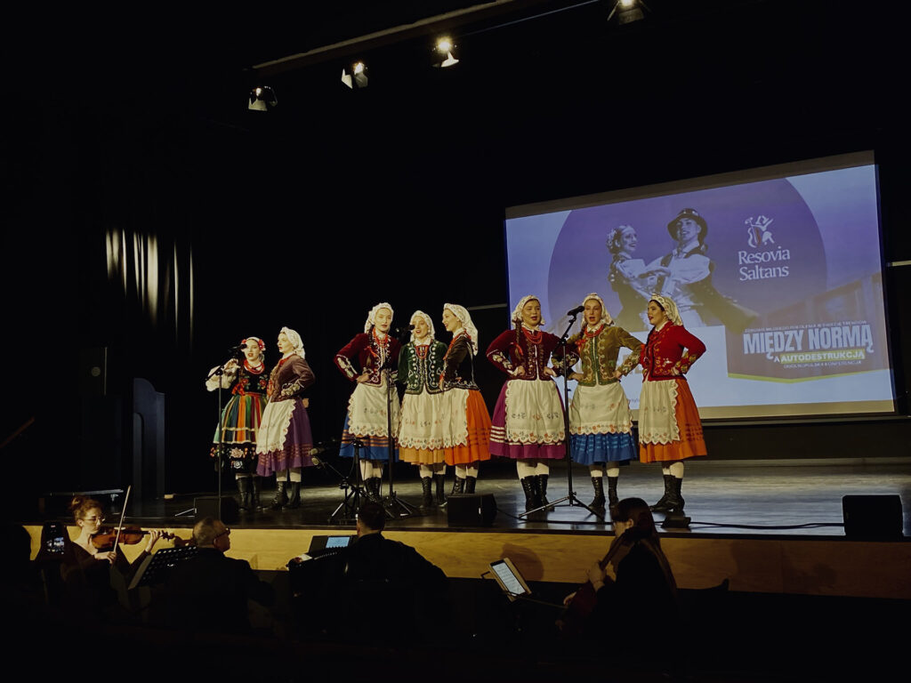Konferencja "Między normą a autodestrukcją" - dzień 1