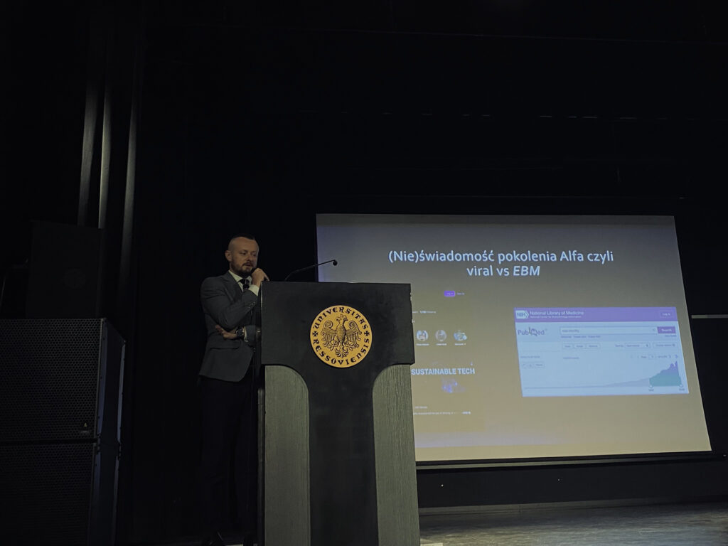 Konferencja "Między normą a autodestrukcją" - dzień 1